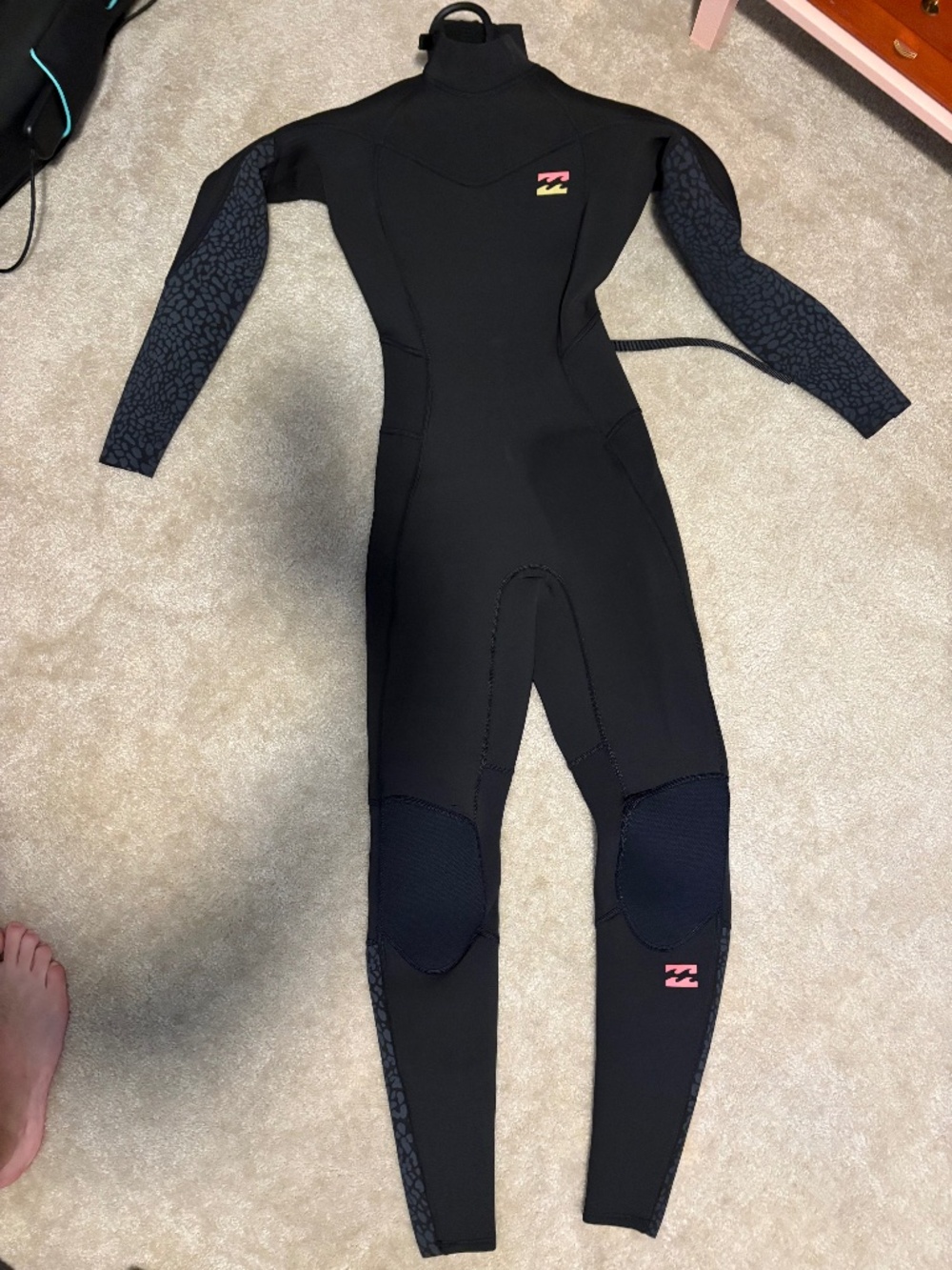 Billabong Women’s Synergy 3/2 Back Zip Full Wetsuit Size 2